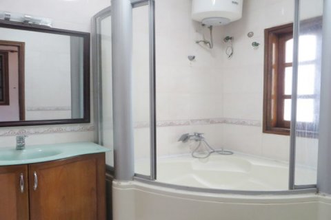 6 bedrooms Villa in Tay Ho, Ha Noi, No. 20315 13