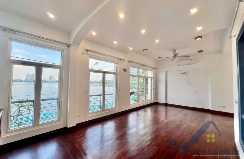 4 bedrooms Villa in Tay Ho, Ha Noi, Vietnam No. 26478
