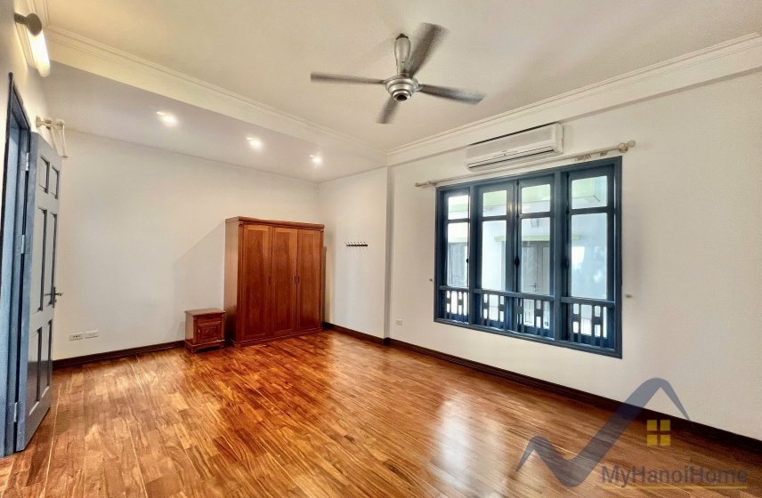4 bedrooms Villa in Tay Ho, Ha Noi, Vietnam No. 26478
