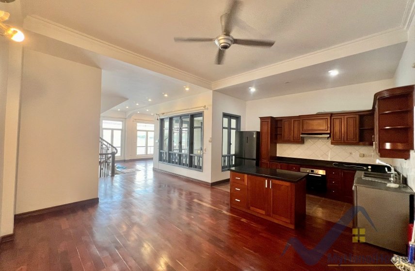 4 bedrooms Villa in Tay Ho, Ha Noi, Vietnam No. 26478