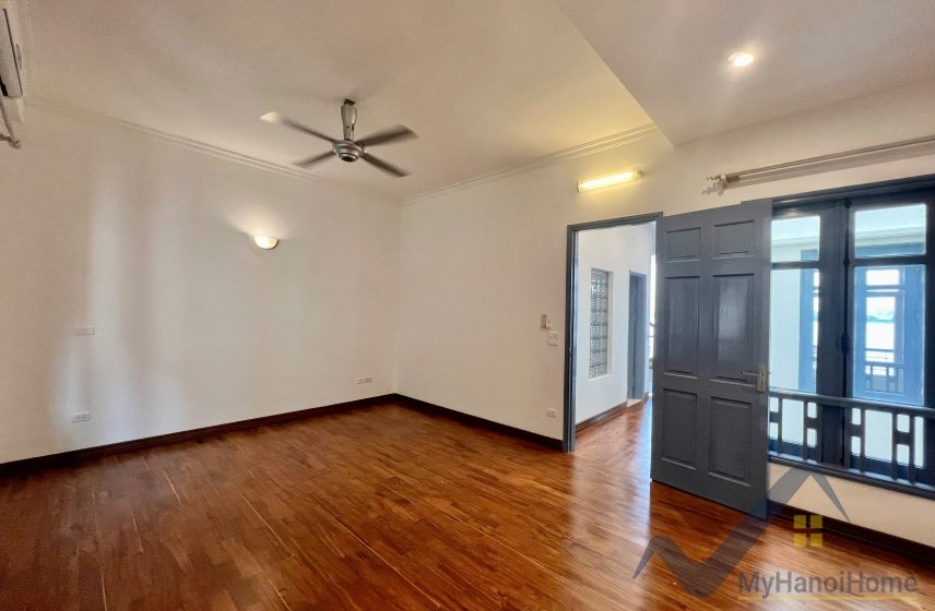 4 bedrooms Villa in Tay Ho, Ha Noi, Vietnam No. 26478