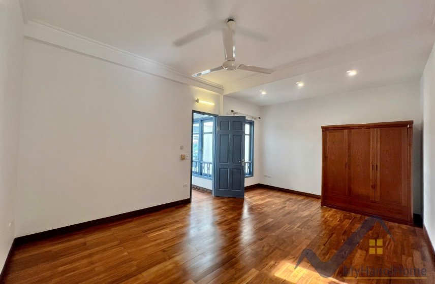 4 bedrooms Villa in Tay Ho, Ha Noi, Vietnam No. 26478