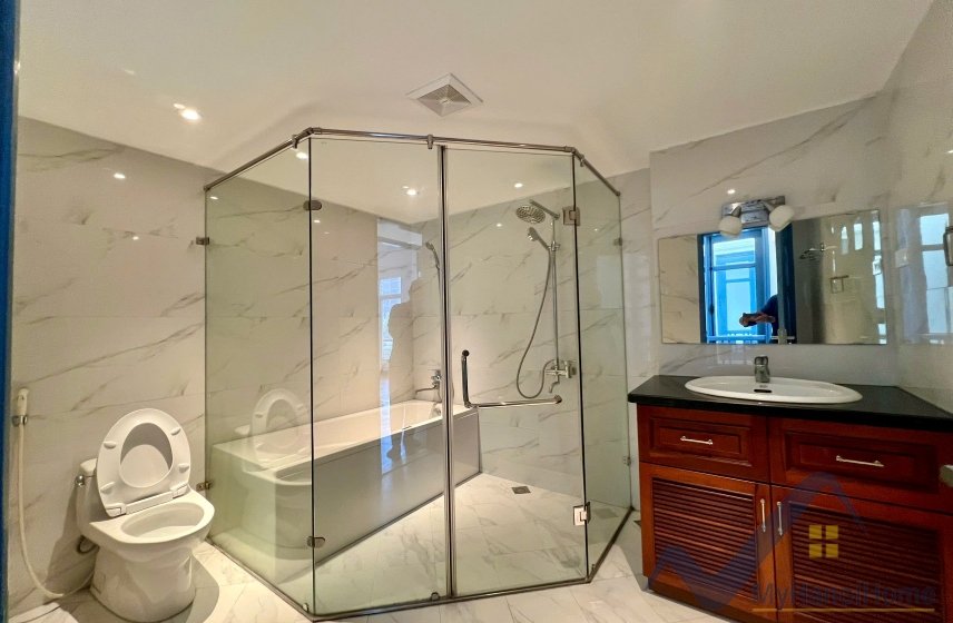 4 bedrooms Villa in Tay Ho, Ha Noi, Vietnam No. 26478