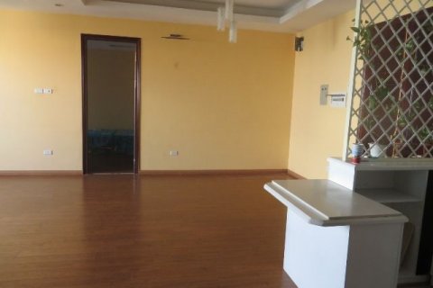 Квартира с 3 спальнями в Тэйхо, Ханой ,  № 9541