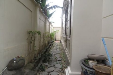 4 bedrooms Villa in Tay Ho, Ha Noi, No. 9535