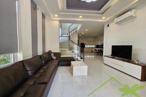 5 bedrooms Villa in Nha Trang, No. 28193 3