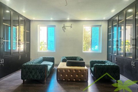 5 bedrooms Villa in Nha Trang, No. 28223 2