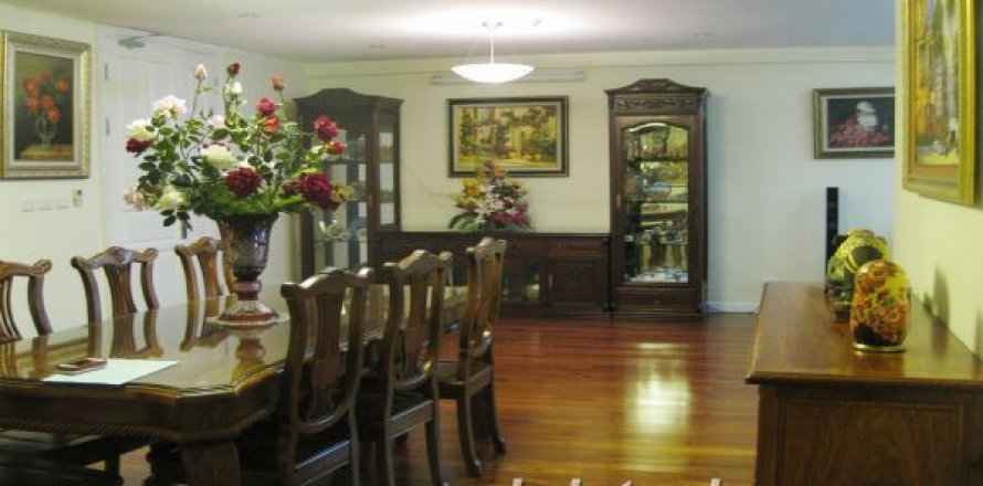 4 bedrooms Apartment in Tay Ho, Ha Noi,  No. 7836