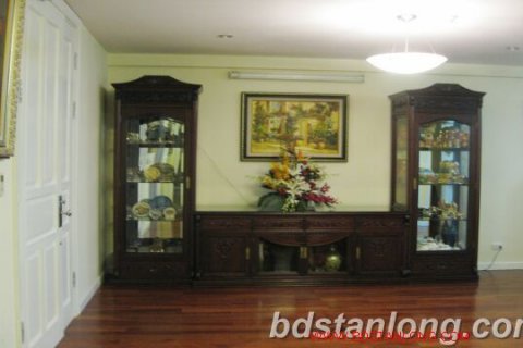 4 bedrooms Apartment in Tay Ho, Ha Noi,  No. 7836 4