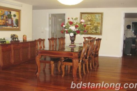 4 bedrooms Apartment in Tay Ho, Ha Noi,  No. 7836 3
