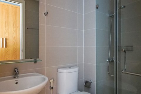 Квартира с 2 спальнями в Тхудык, Хошимин , № 21724 3