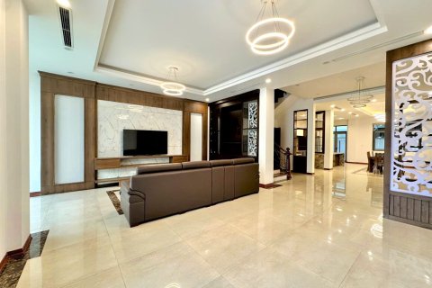 5 bedrooms Villa in Long Bien, Ha Noi, No. 19701