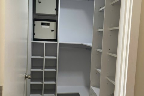 Кондоминиум  с 3 спальнями в Тхузаумот,  № 25478 12