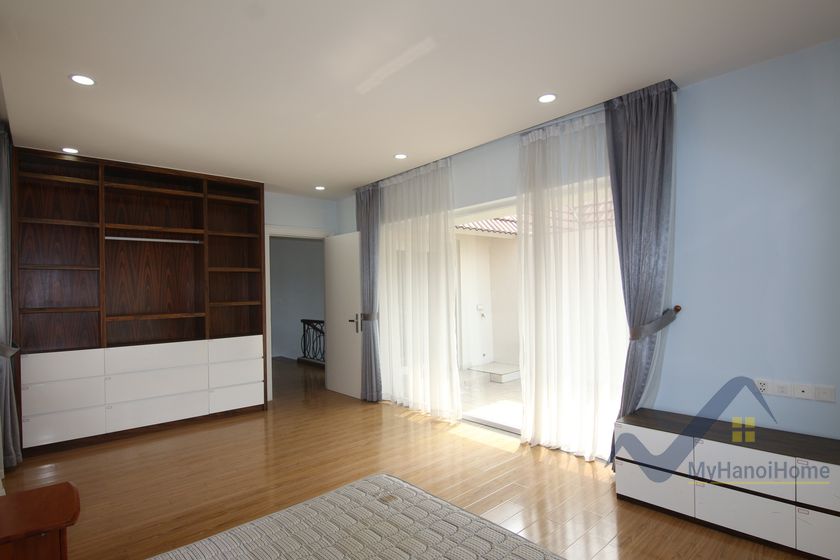4 bedrooms Villa in Long Bien, Ha Noi, Vietnam No. 19861