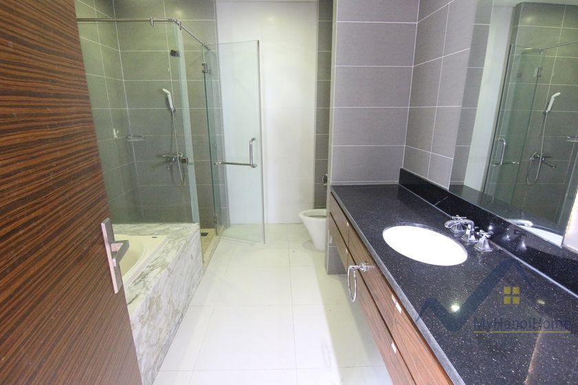 4 bedrooms Villa in Long Bien, Ha Noi, Vietnam No. 19861