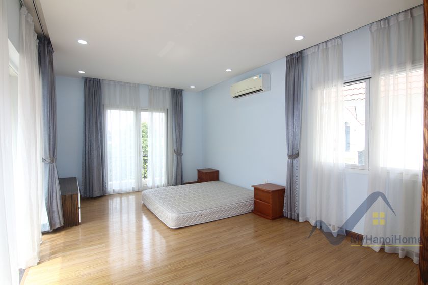 4 bedrooms Villa in Long Bien, Ha Noi, Vietnam No. 19861
