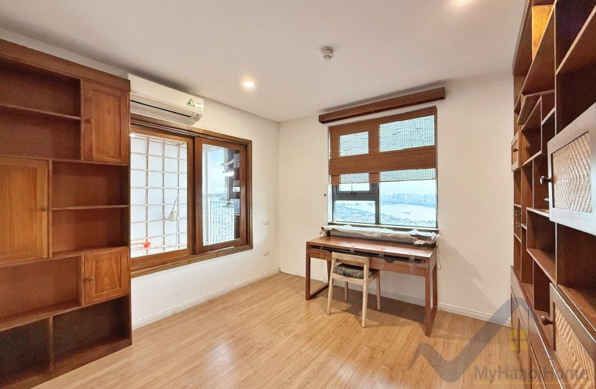 3 bedrooms Apartment in Long Bien, Ha Noi, Vietnam No. 19764