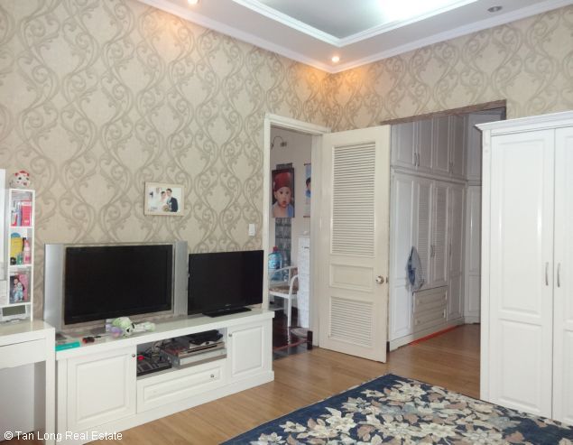 Вилла с 4 спальнями в Тэйхо, Ханой, Вьетнам № 6745