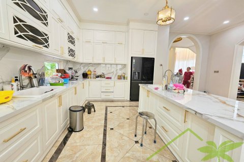 5 bedrooms Villa in Nha Trang, No. 27982 9