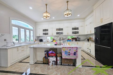 5 bedrooms Villa in Nha Trang, No. 27982 8