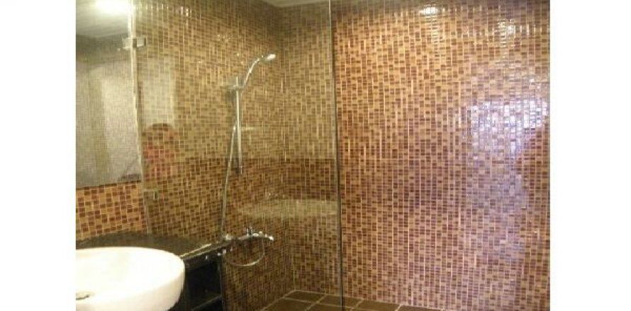 Квартира с 2 спальнями в Тэйхо, Ханой , № 8387