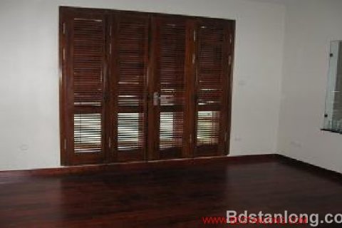4 bedrooms House in Tay Ho, Ha Noi, No. 8433 2