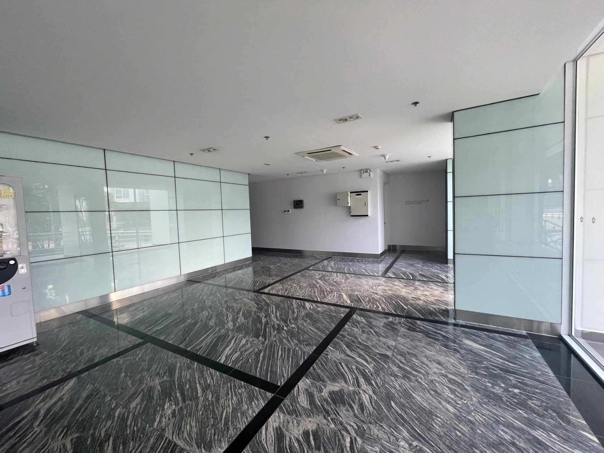 3 bedrooms Apartment in Thu Dau Mot, Vietnam No. 25816