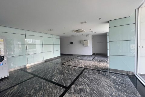 Квартира с 3 спальнями в Тхузаумот, № 25816 7