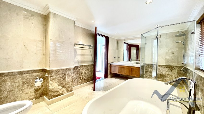 4 bedrooms Villa in Long Bien, Ha Noi, Vietnam No. 20298