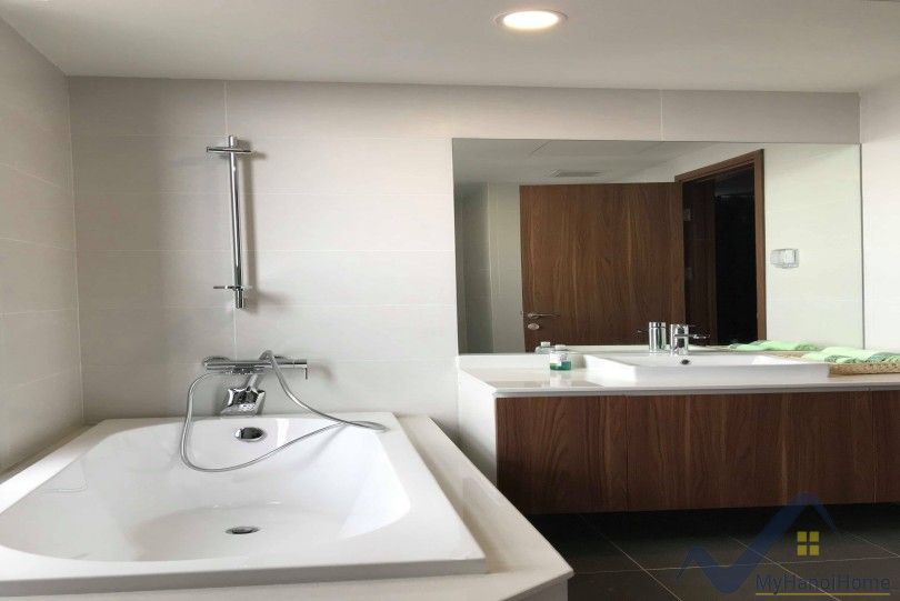 3 bedrooms Apartment in Cau Giay, Ha Noi, Vietnam No. 19578