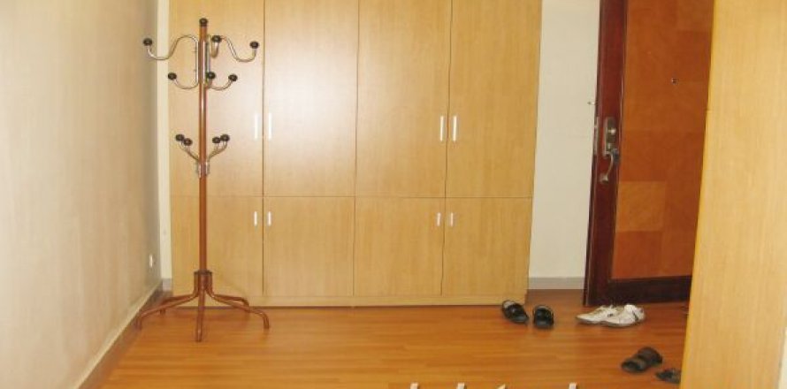 Квартира с 4 спальнями в Тэйхо, Ханой ,  № 7904