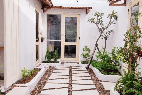 4 bedrooms Villa in Nha Trang, No. 28356 2