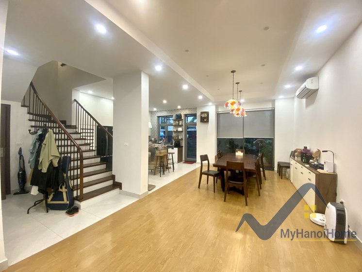 5 bedrooms Villa in Long Bien, Ha Noi, Vietnam No. 19185