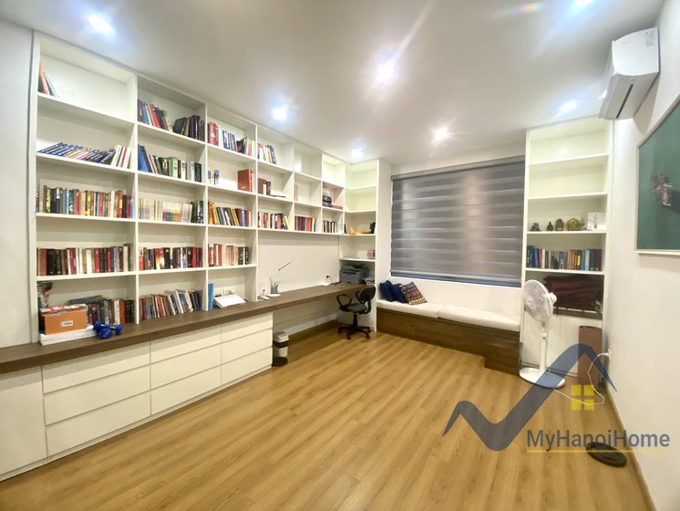 5 bedrooms Villa in Long Bien, Ha Noi, Vietnam No. 19185