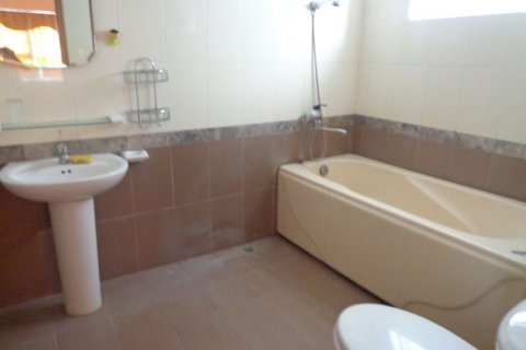 3 bedrooms Apartment in Dong Da, Ha Noi, No. 5409 9