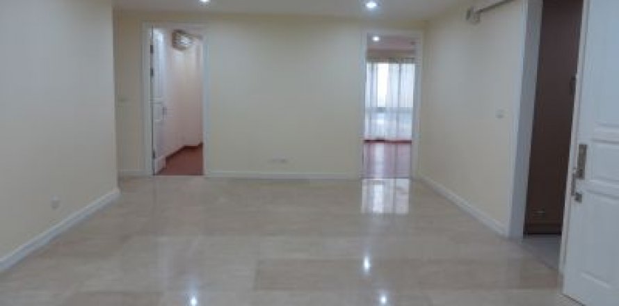 4 bedrooms Apartment in Tay Ho, Ha Noi, No. 7763