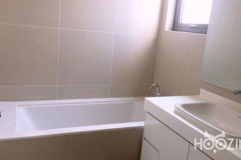 Квартира с 4 спальнями в Тхудык, Хошимин , № 22984 7