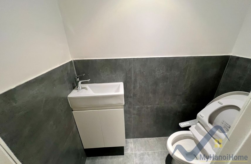 Квартира с 4 спальнями в Лонгбьен, Ханой, Вьетнам № 26673