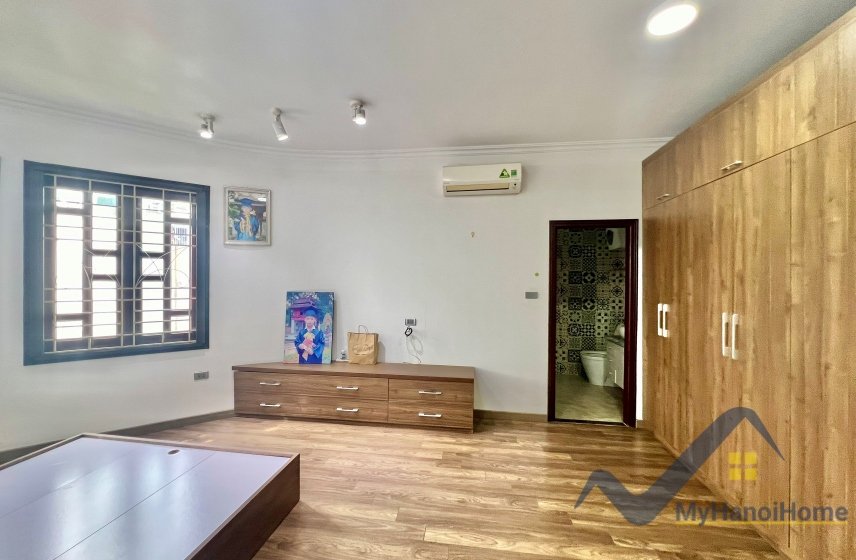 4 bedrooms House in Long Bien, Ha Noi, Vietnam No. 26675