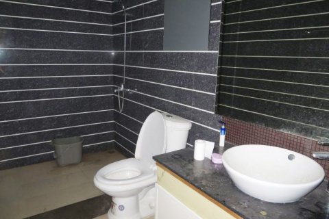 3 bedrooms Apartment in Dong Da, Ha Noi, No. 6640 8