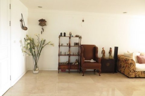 4 bedrooms Apartment in Tay Ho, Ha Noi, No. 3755 3