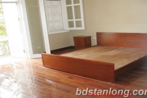 Вилла с 4 спальнями в Тэйхо, Ханой ,  № 7968