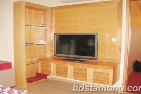3 bedrooms Apartment in Dong Da, Ha Noi, No. 8233 7