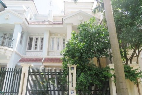 Вилла с 4 спальнями в Тэйхо, Ханой , № 6895