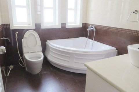 4 bedrooms Villa in Tay Ho, Ha Noi, No. 6895 7