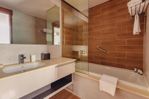 2 bedrooms Apartment in District 3, Ho Chi Minh,  No. 18542 4