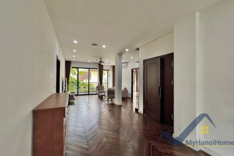 Квартира с 4 спальнями в Тэйхо, Ханой ,  № 26561