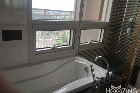 Квартира с 3 спальнями в Тхудык, Хошимин , № 23068 4