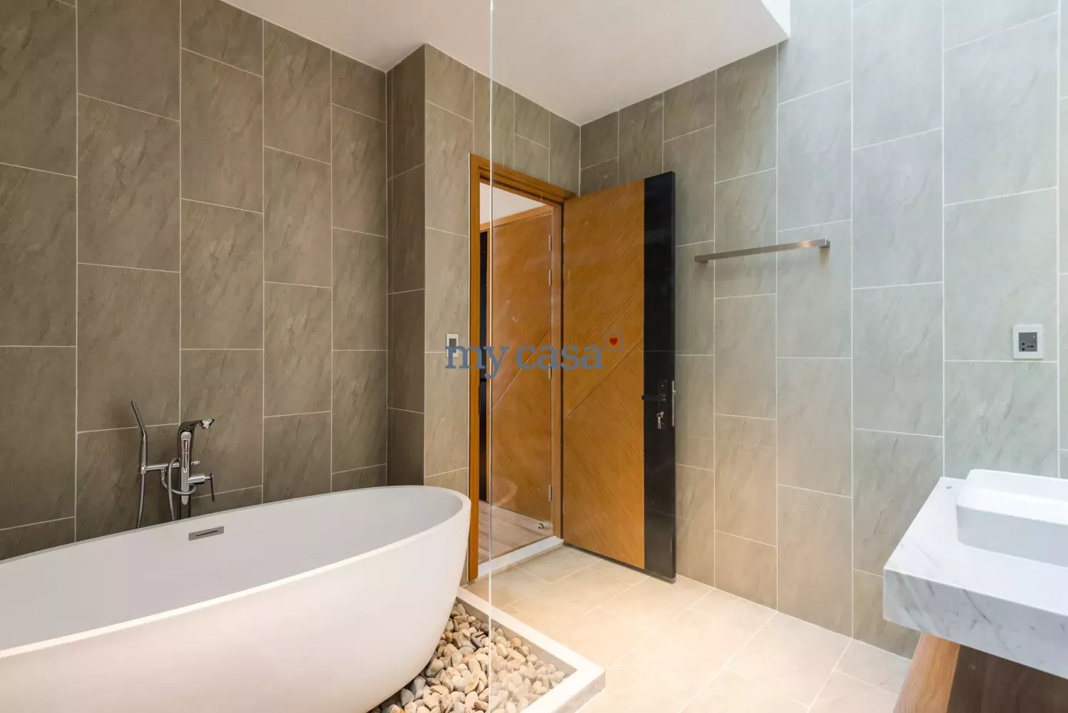 5 bedrooms Apartment in Thu Duc, Ho Chi Minh, Vietnam No. 12729