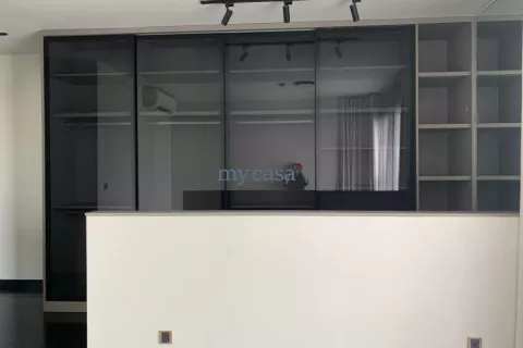 Квартира с 4 спальнями в Тхудык, Хошимин , № 12038 2